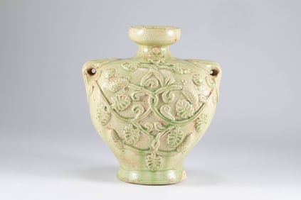Northern Qi yellow glazed flat teapot