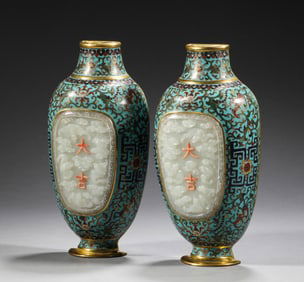 In the Qing Dynasty, bronze body cloisonne inlaid with Hotan Jade hung on the screen