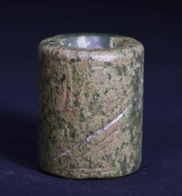 Dragon patterned jade tube
