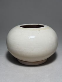 Sui Dynasty white glazed jar