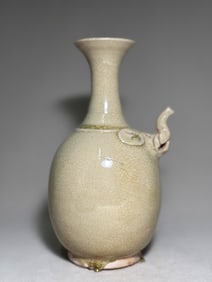 Xiangzhou Kiln Elephant Trunk Bottle