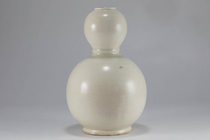 Sui Dynasty white glazed gourd bottle