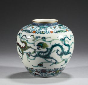 In the Qing Dynasty, Doucai Dragon Pattern Jars