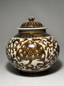 Song Dynasty Cizhou Kiln Flower Picking Jar