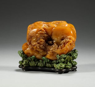 In the Qing Dynasty, Shoushan Tian Huangshi character stories and mountain ornaments