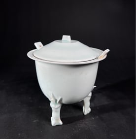 Song Hutian kiln three legged double ear furnace