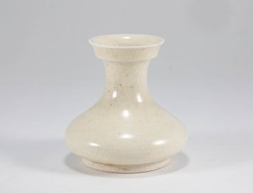 Sui Dynasty White Glazed Pan Mouth Bottle