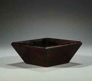 In the Qing Dynasty, rosewood rice dou