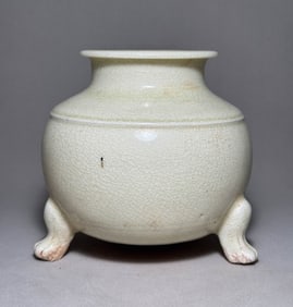 Sui Dynasty white glazed three legged furnace