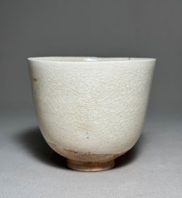 Sui Dynasty white glazed cup