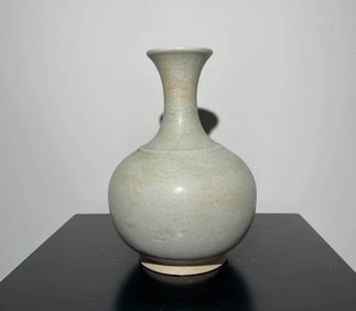 Sui Dynasty white glazed teapot