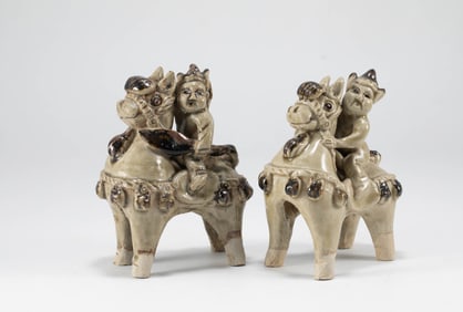 Xiangzhou Yao Hu people ride lions