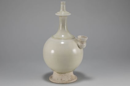 Sui Dynasty white glazed water purification bottle