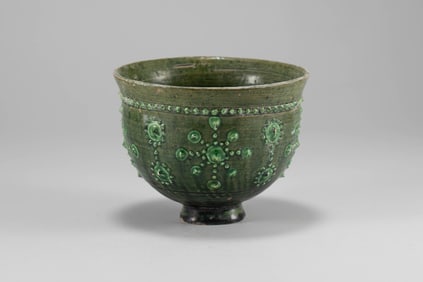 Tang Dynasty green glazed milk nail patterned bowl