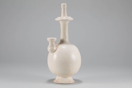 Tang Dynasty white glazed water purification bottle