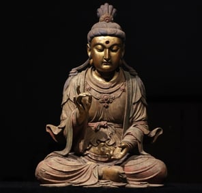 Nanmu wood carving, painted and gilded Guanyin statue