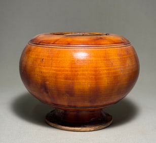 Tang Dynasty yellow glazed bowl