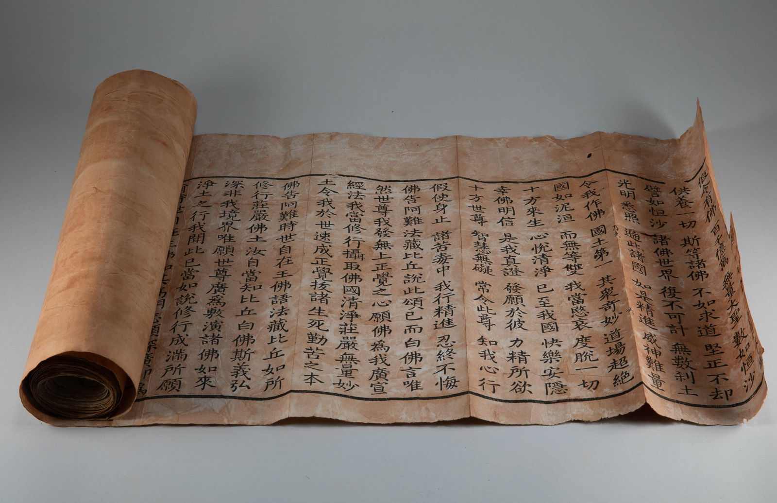 Rolling paper Buddhist scriptures