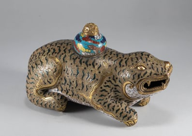 Qing Dynasty cloisonn é tiger shaped incense burner