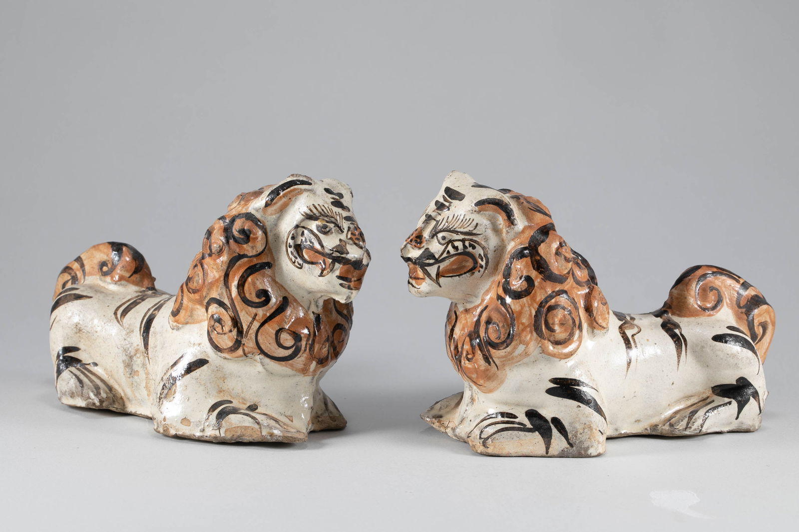 Modern Cizhou Kiln Lion Group: H:9.5cm L:15cm