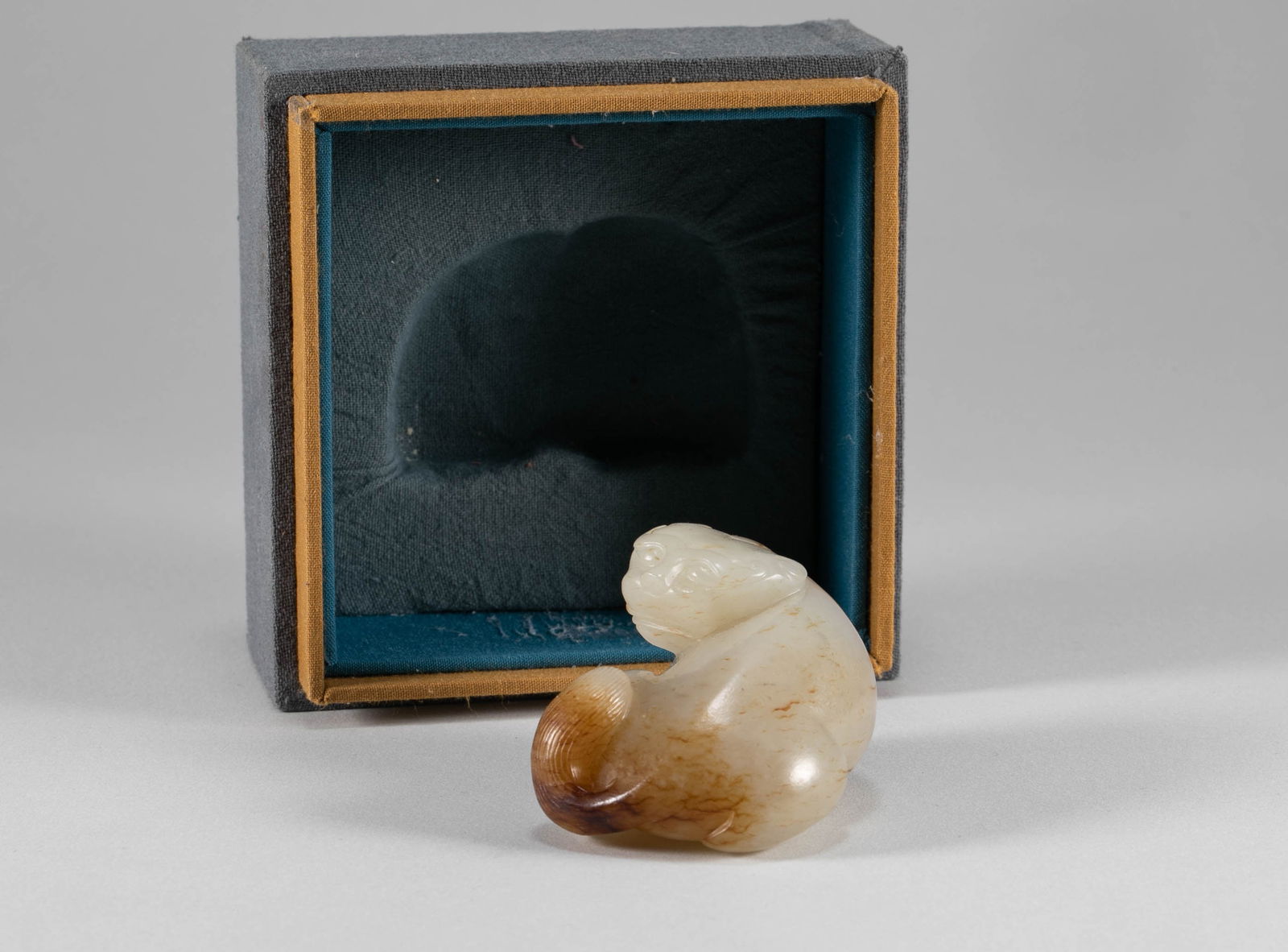 Hetian Jade Beast in the Qing Dynasty: L:6cm W:4.2cm H:3.8cm