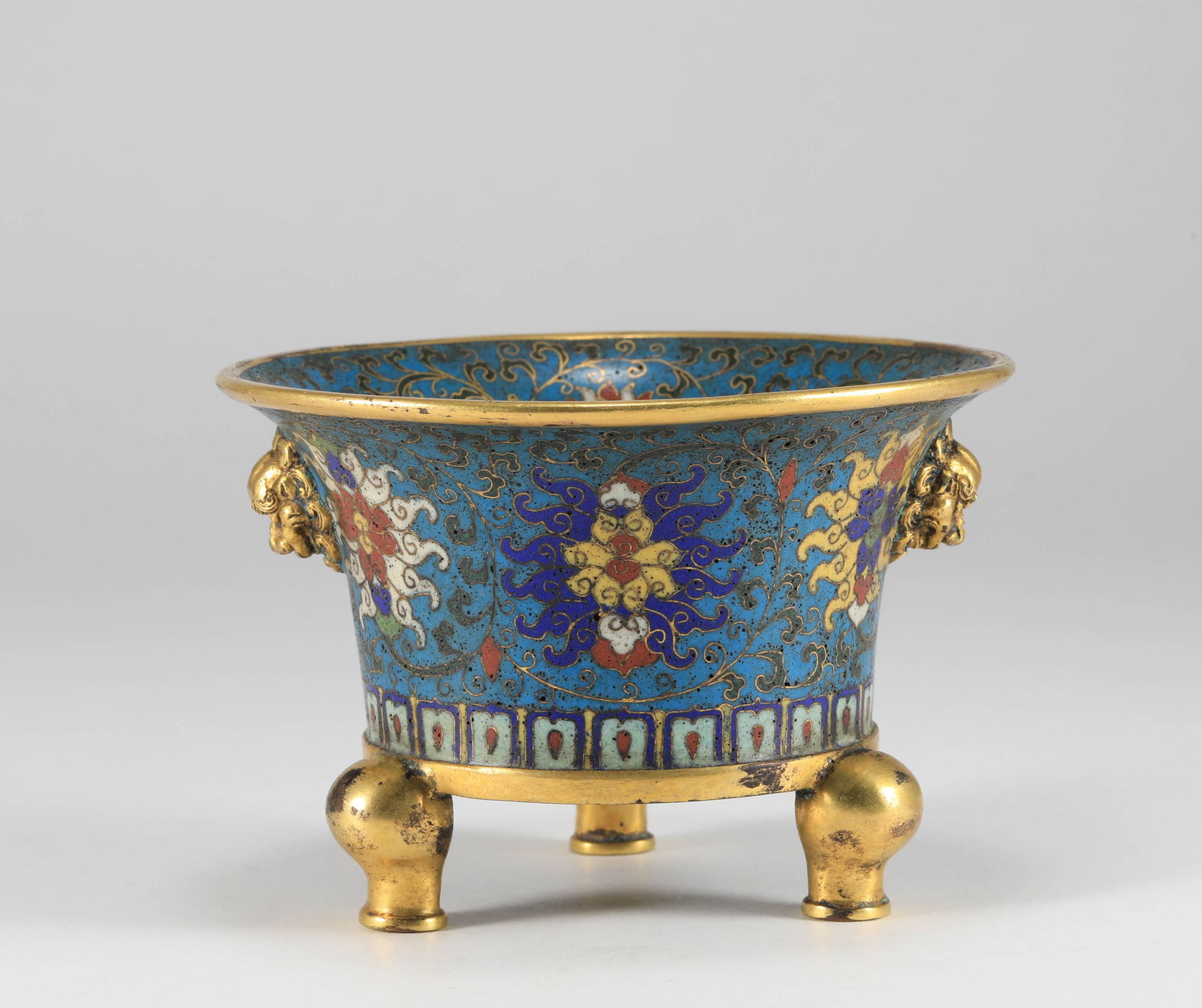 Qing Dynasty cloisonn é incense burner: H:7.8cm W:11.5cm