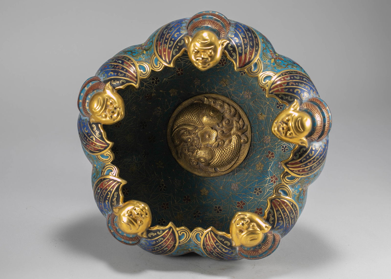 Qing Dynasty cloisonn é Five Blessings to Promote Longevity: H:13cm D:16cm