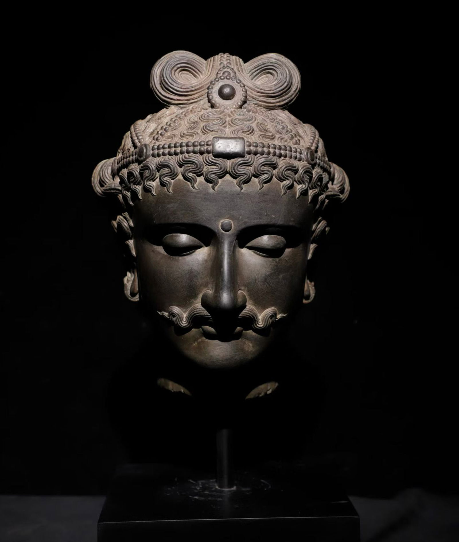 Gandhara Buddha Head: H:35cm
