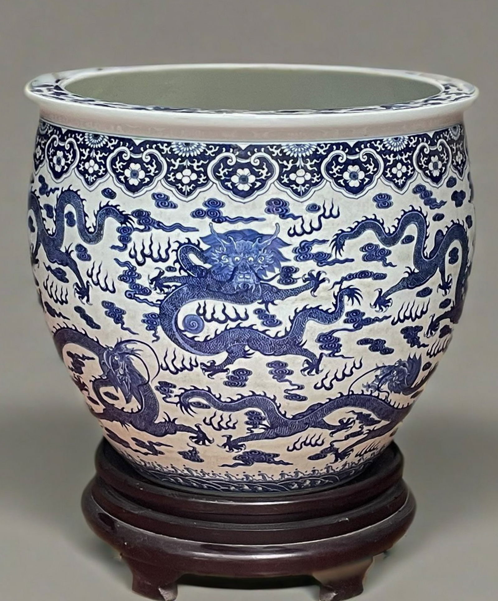 Qing Dynasty Qianlong Year Blue and White Nine Dragon Pattern Jar: H:63cm W:73.5cm