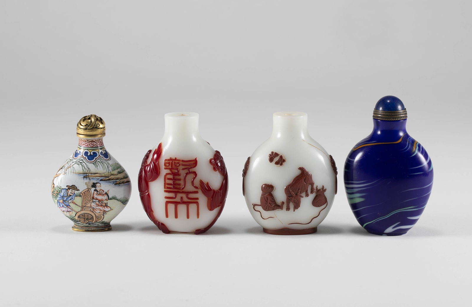 A set of Qing Dynasty snuff bottles: H:7cm W:4.5cm