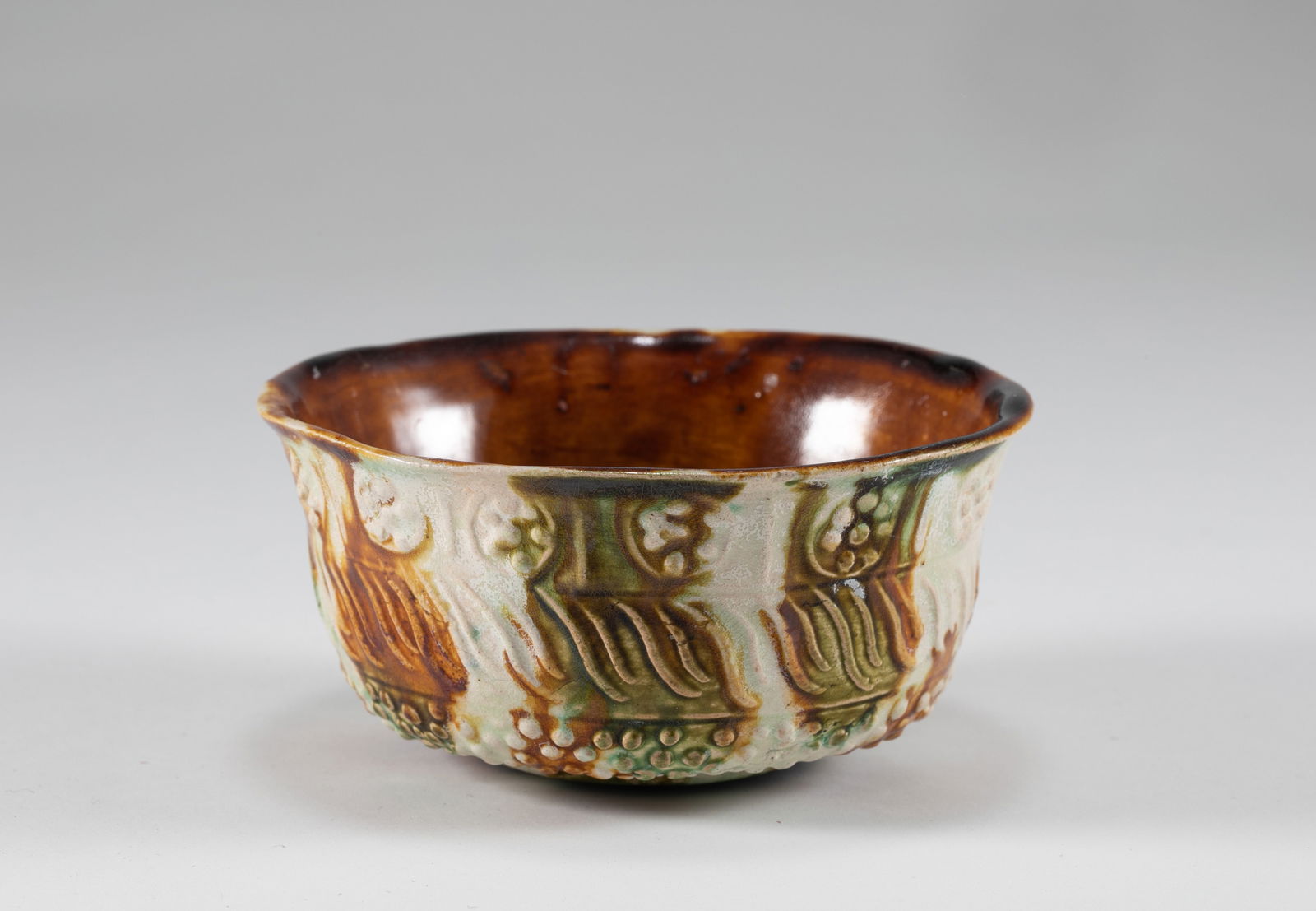 Tang Dynasty tri colored bowl: H:4cm D:9.2cm