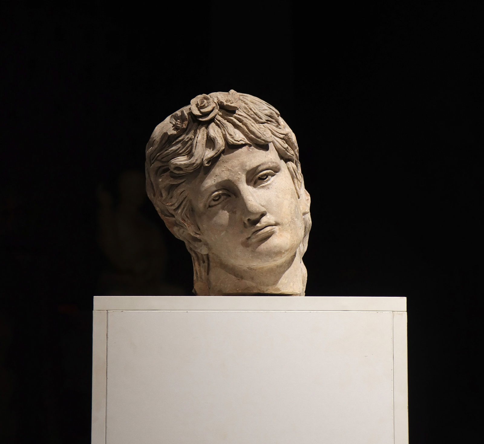 Greek and Roman style stone statues: H:28cm