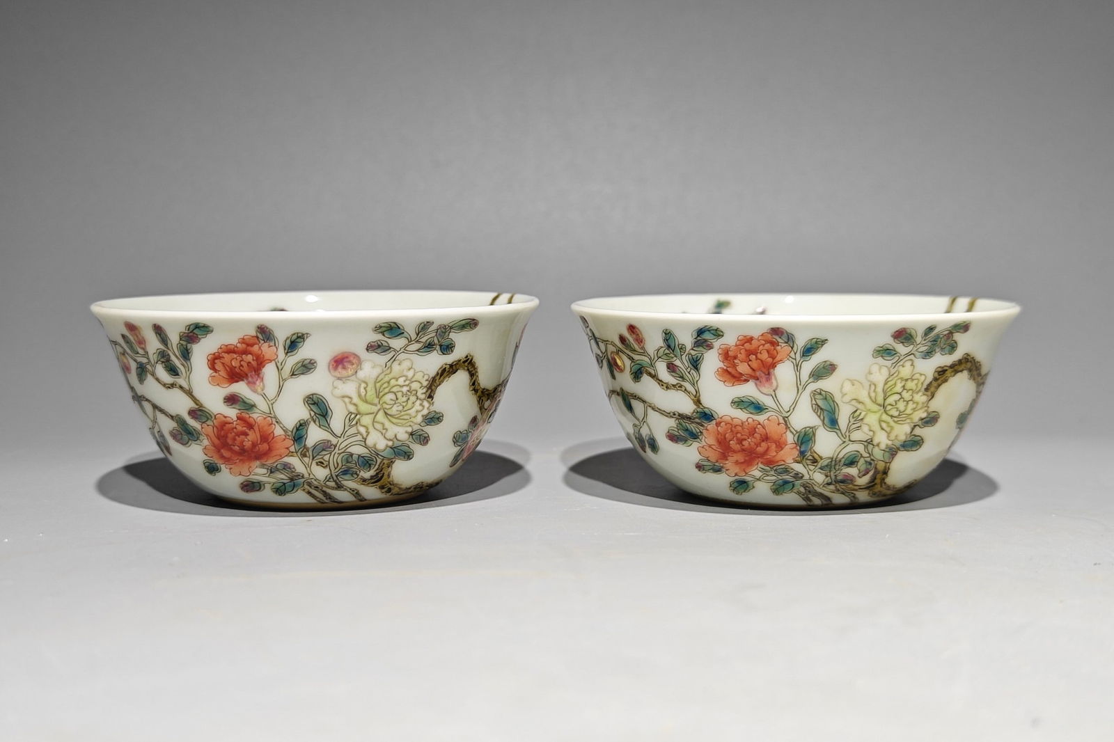 Qing Dynasty Yongzheng Pink Pomegranate Flower Cup: H:3.8cm W:8.6cm