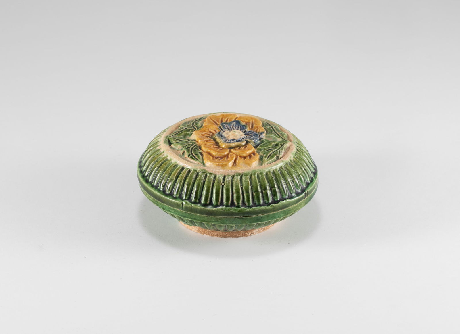 Tang Dynasty Tri colored Holding Box: H:4cm D:9.2cm