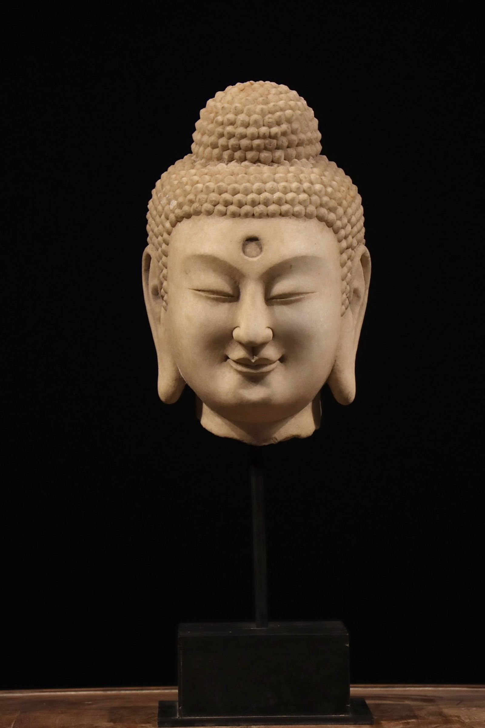 White Marble Buddha Head in Northern Wei Dynasty: H:25cm