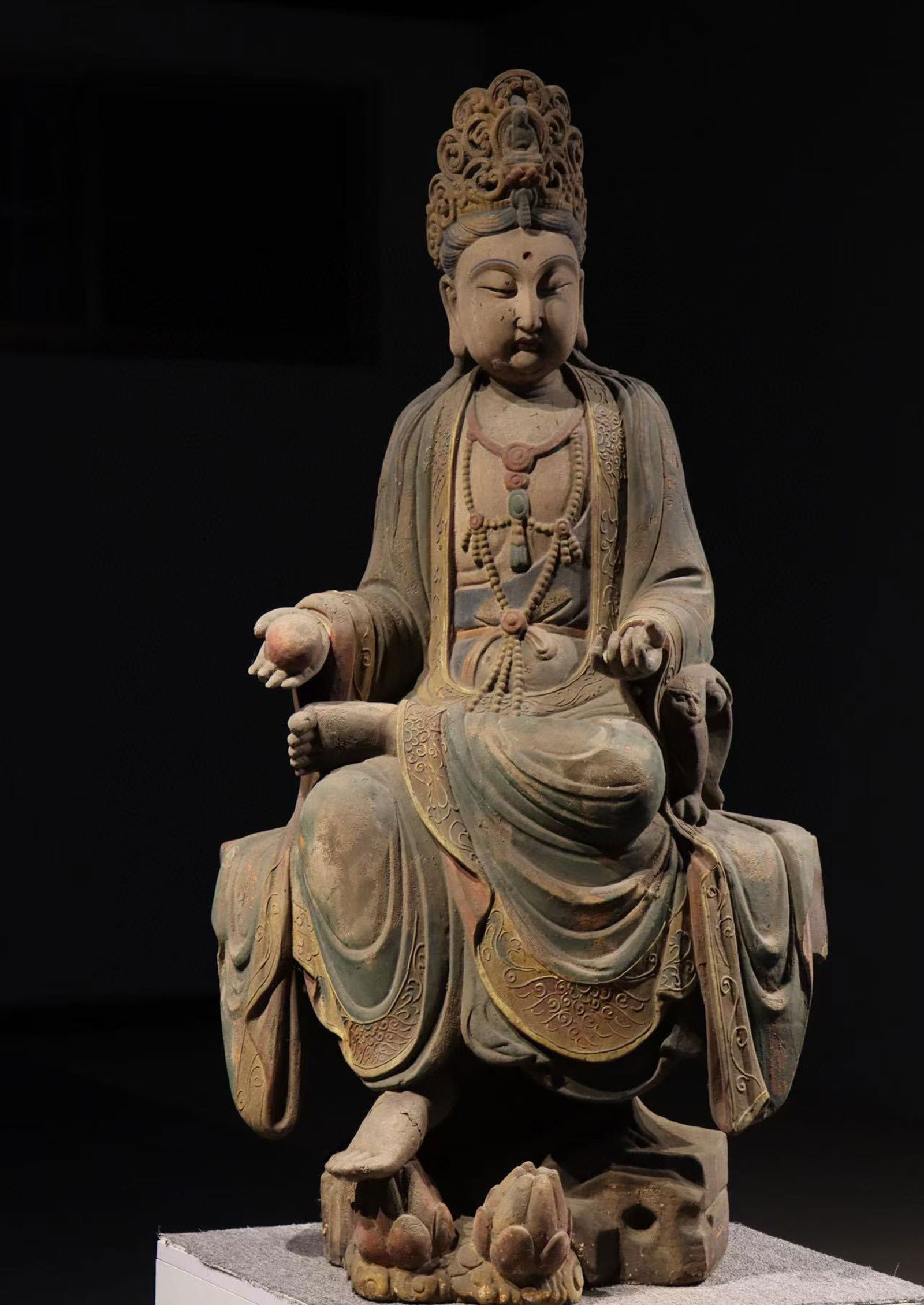 Nanmu painted Guanyin statue: H:124cm W:65cm