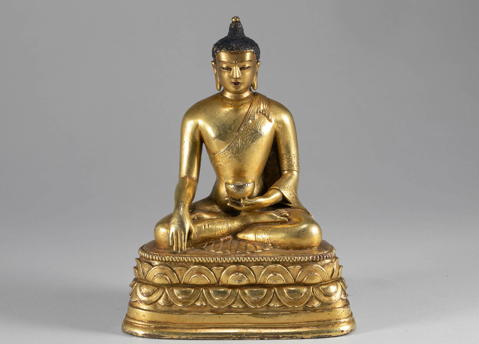 Qing Dynasty Qianlong Shakyamuni Buddha: H:14.5cm W:11cm