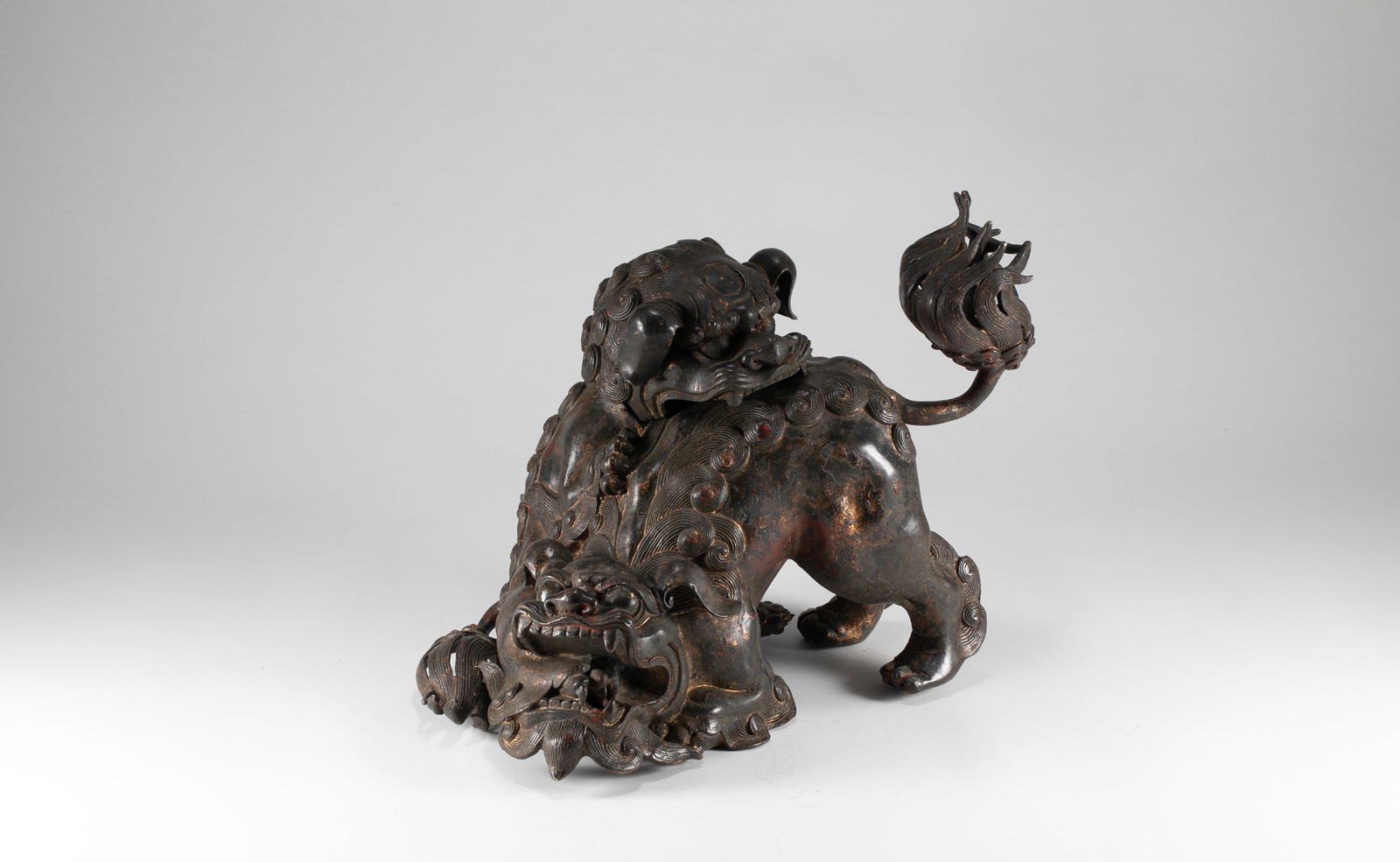 Qing Dynasty Bronze Tire Lion Aromatherapy: H:23cm W:21cm L?30cm