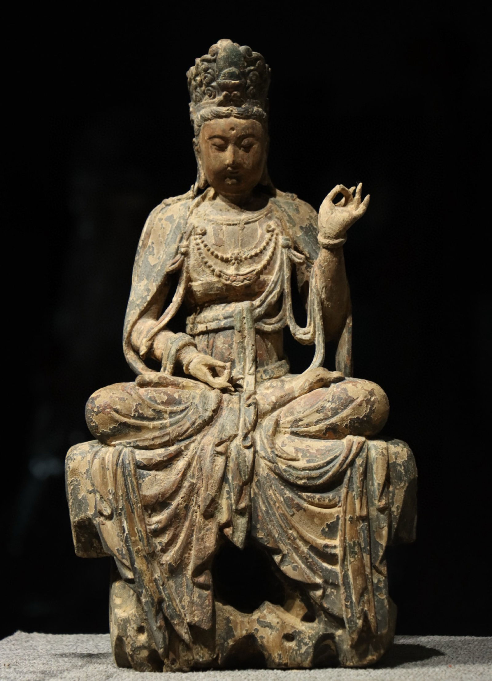Nanmu Guanyin Statue (1 of 9)