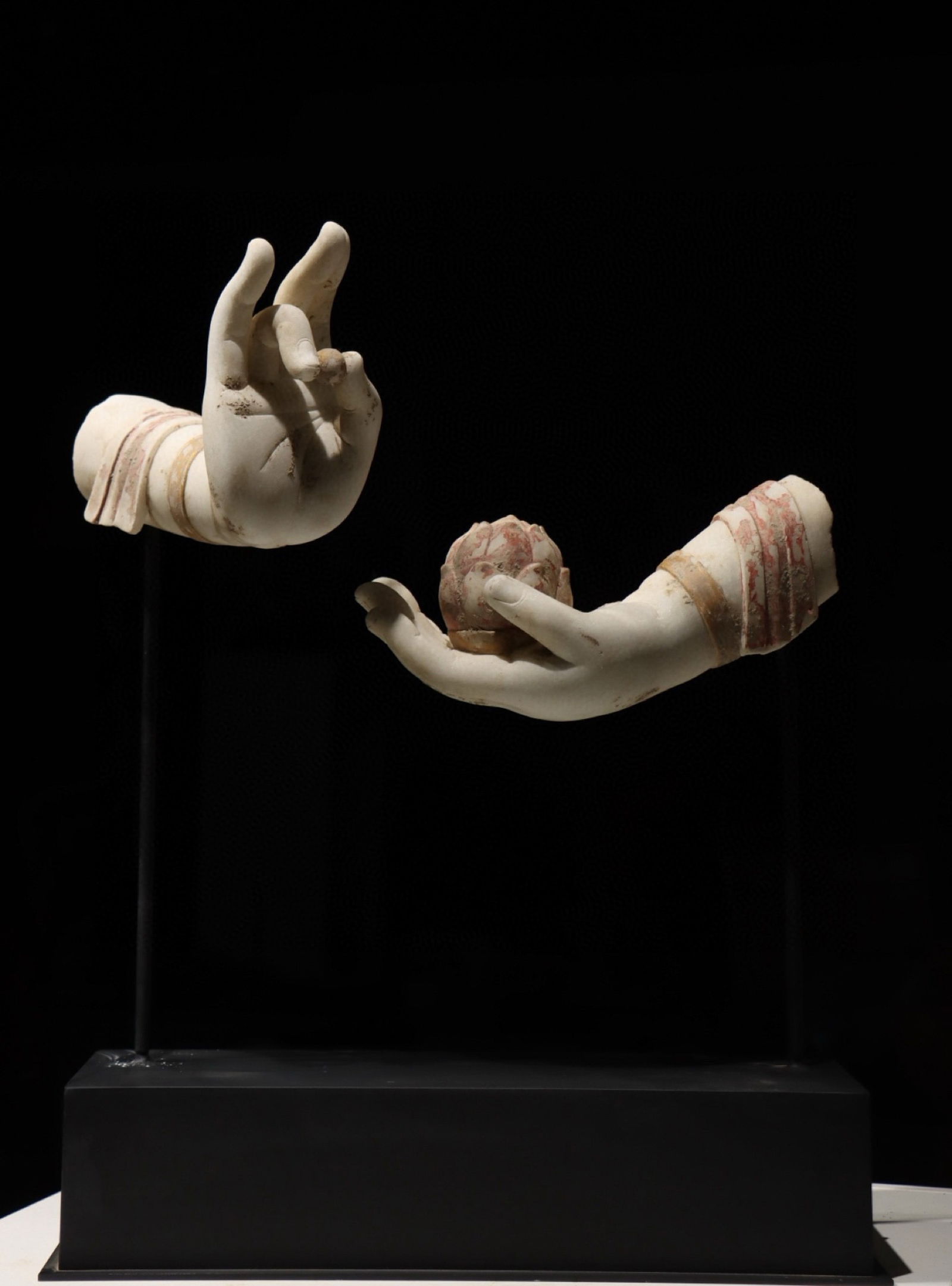 White Marble bergamot: H:60cm W:44cm