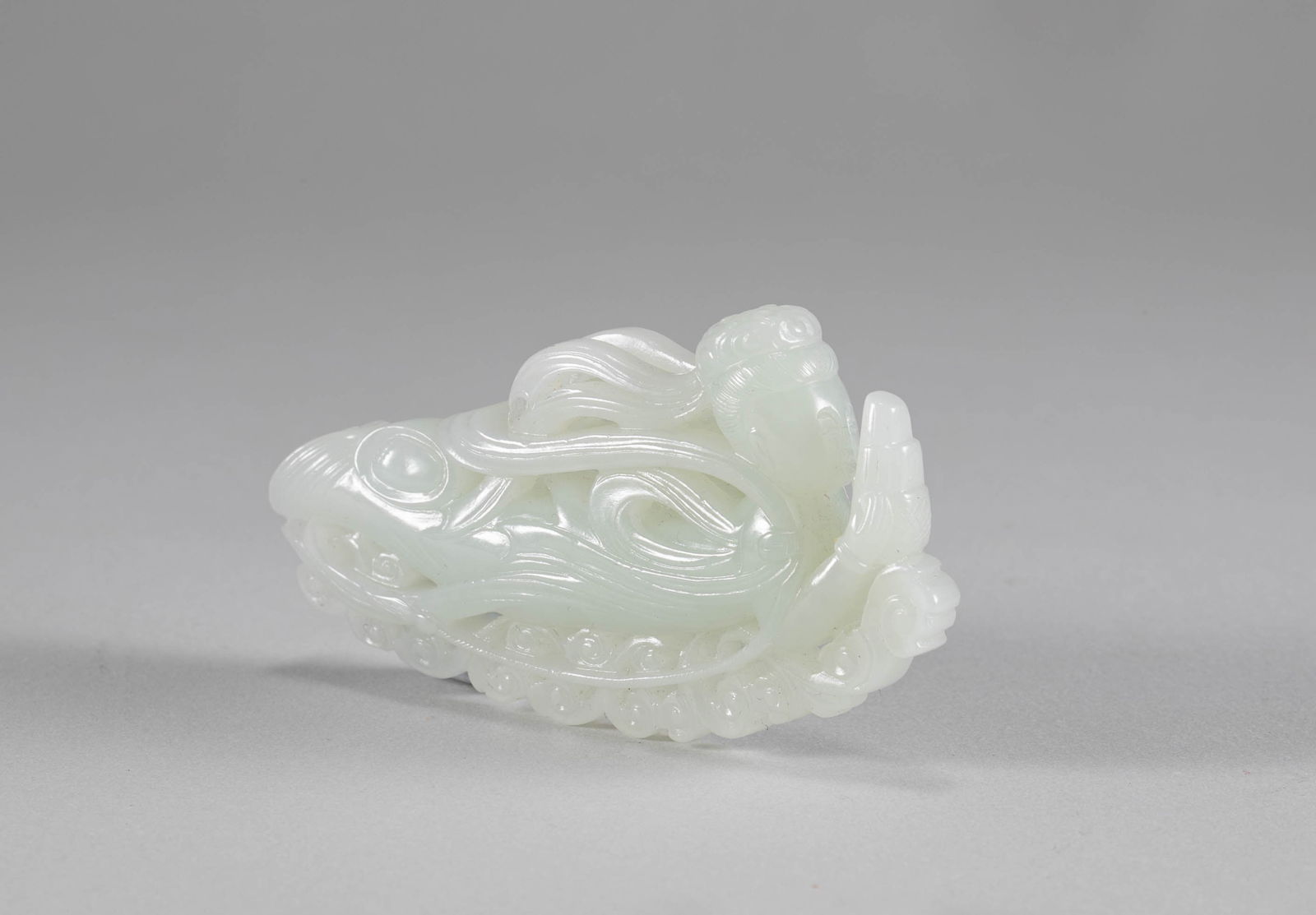 Song Dynasty white jade flying into the sky: H:4cm L:7.5cm