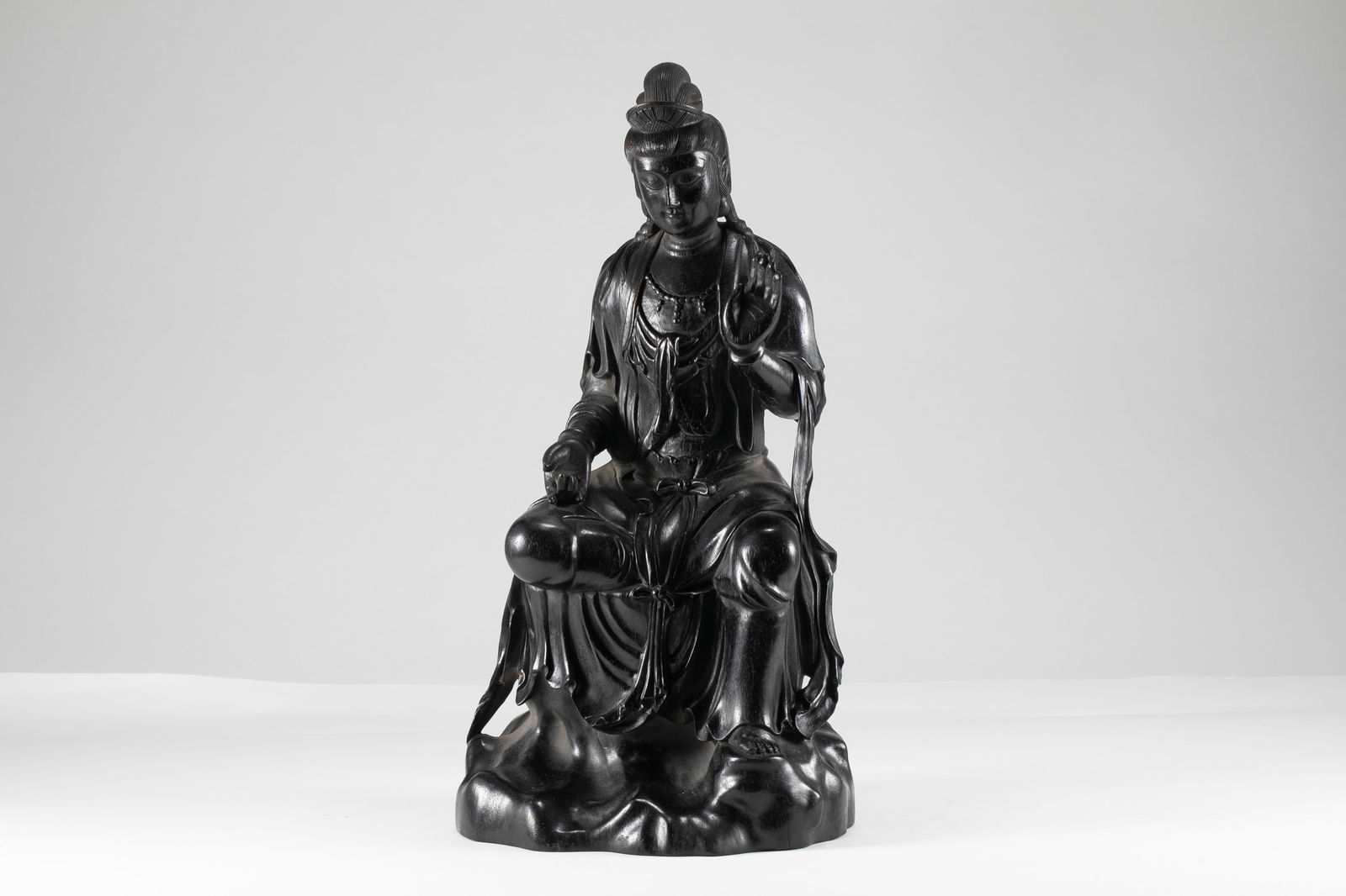 Qing Dynasty Purple Sandalwood Free Avalokitesvara Statue: H:32cm W:16cm