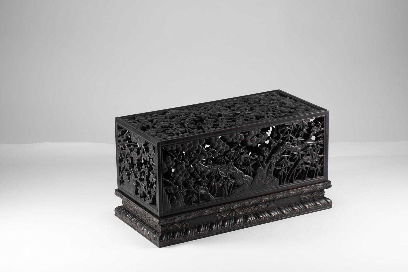 Hollow out long box: L:32.5cm W:16.5cm H:17cm