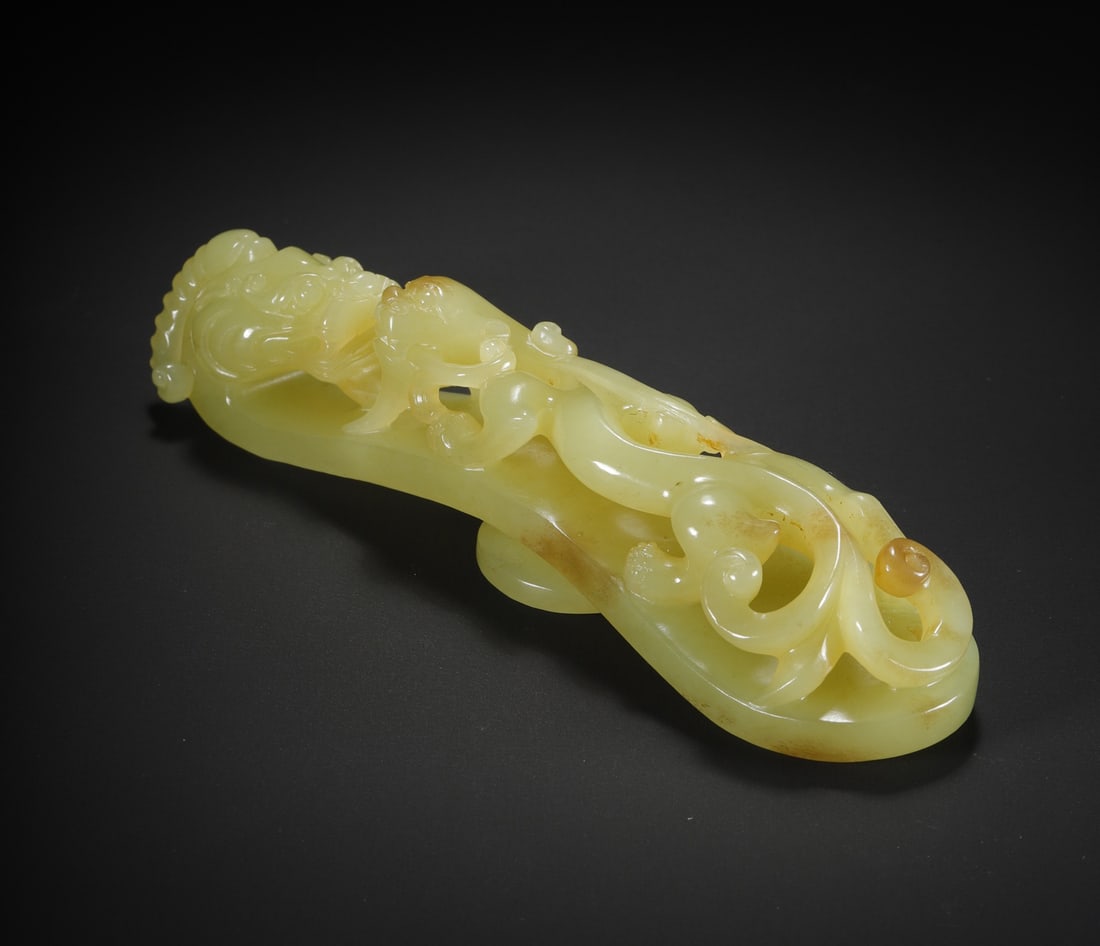 Hetian Huangyu with hook: L:12.5cm W:3.3cm