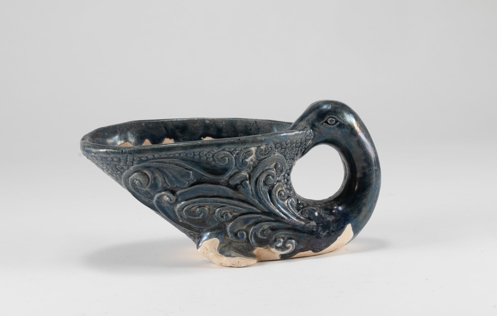 Tang Dynasty Blue Glazed Corner Cup: H:7cm L:14cm
