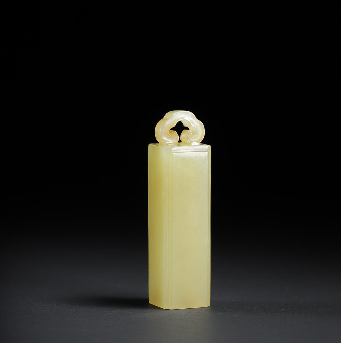 Hetian Huangyu Sifang Feather Tube: H:5.5cm W:1.5cm