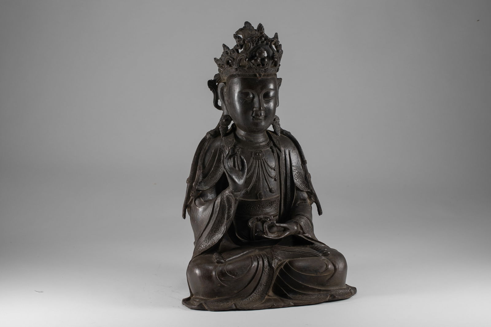 Bronze bodied Guanyin statue from the Ming Dynasty: H:36cm W:25cm