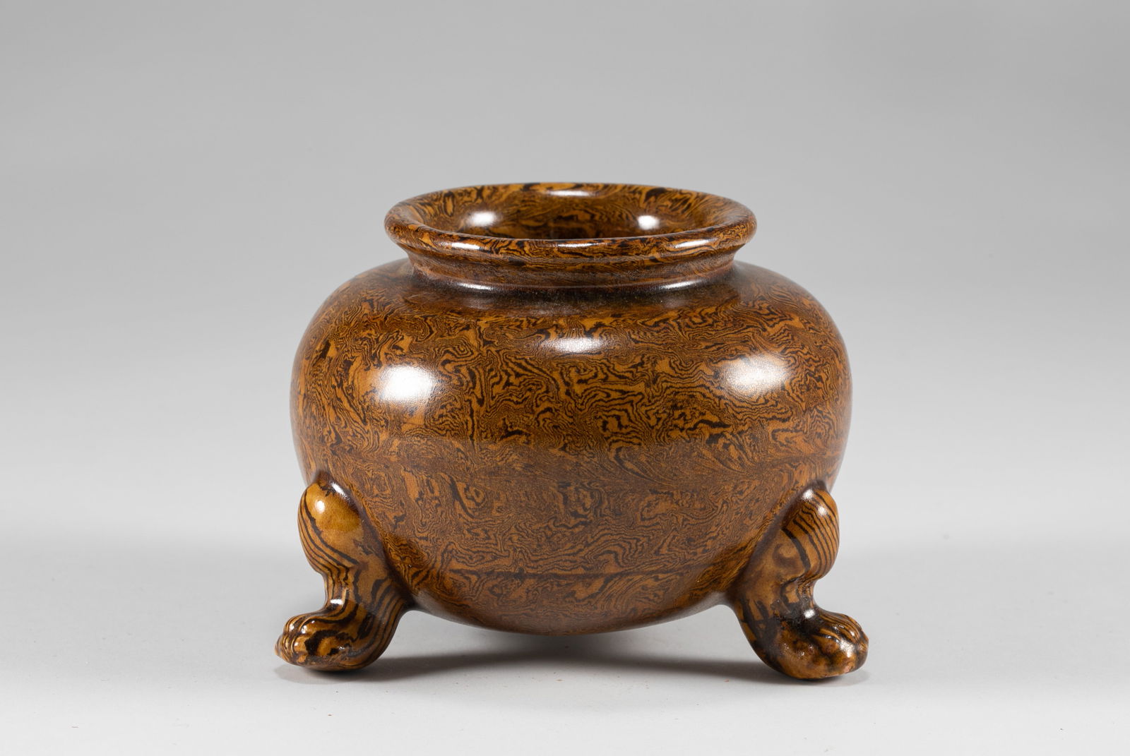 Tang Dynasty three legged stove for fetal strangulation: H:7cm W:9cm