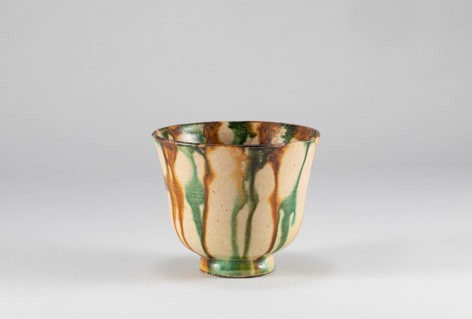 Tang Dynasty Tri colored Cup: H:7.3cm D:9cm