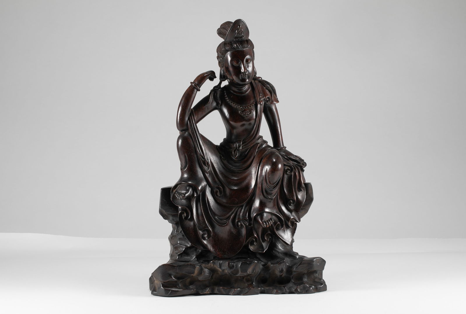 Qing Dynasty Purple Sandalwood Free Avalokitesvara Statue: H:30cm W:19cm